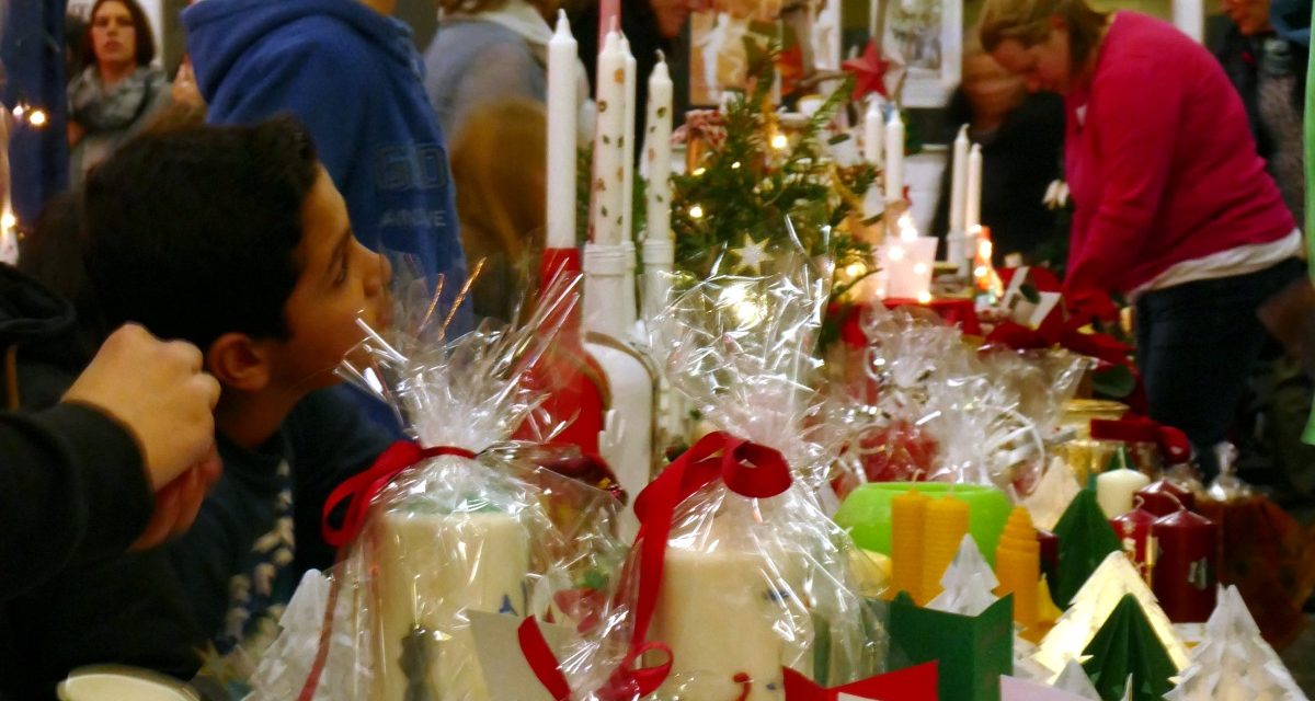 Stimmungsvoller Adventsbeginn: Weihnachtsbasar am Gymnasium Voerde auch 2016 ein großer Erfolg