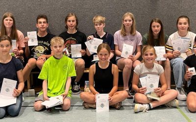 Mathe-Fans machen Känguru-Sprünge am Gymnasium Voerde: Fast 200 Teilnehmerinnen und Teilnehmer – 10 Rechenkünstler gewinnen Preise!